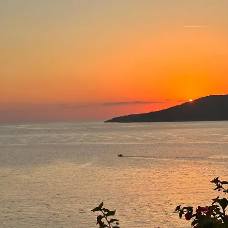 Seafront, Sunset And Mountain View In Komurluk, Willa *