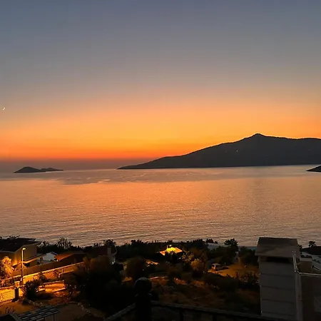 Seafront, Sunset And Mountain View In Komurluk, Willa