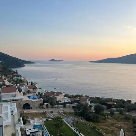 Willa Seafront, Sunset And Mountain View In Komurluk,
