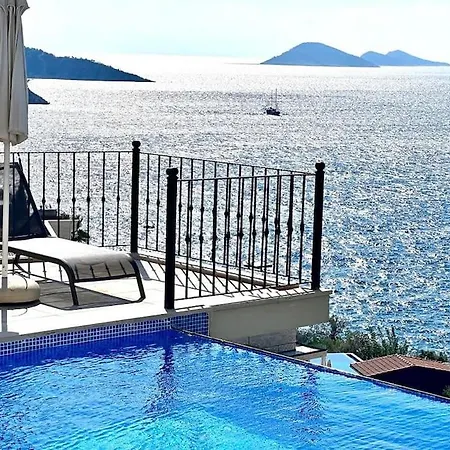 Villa Seafront, Sunset And Mountain View In Komurluk,